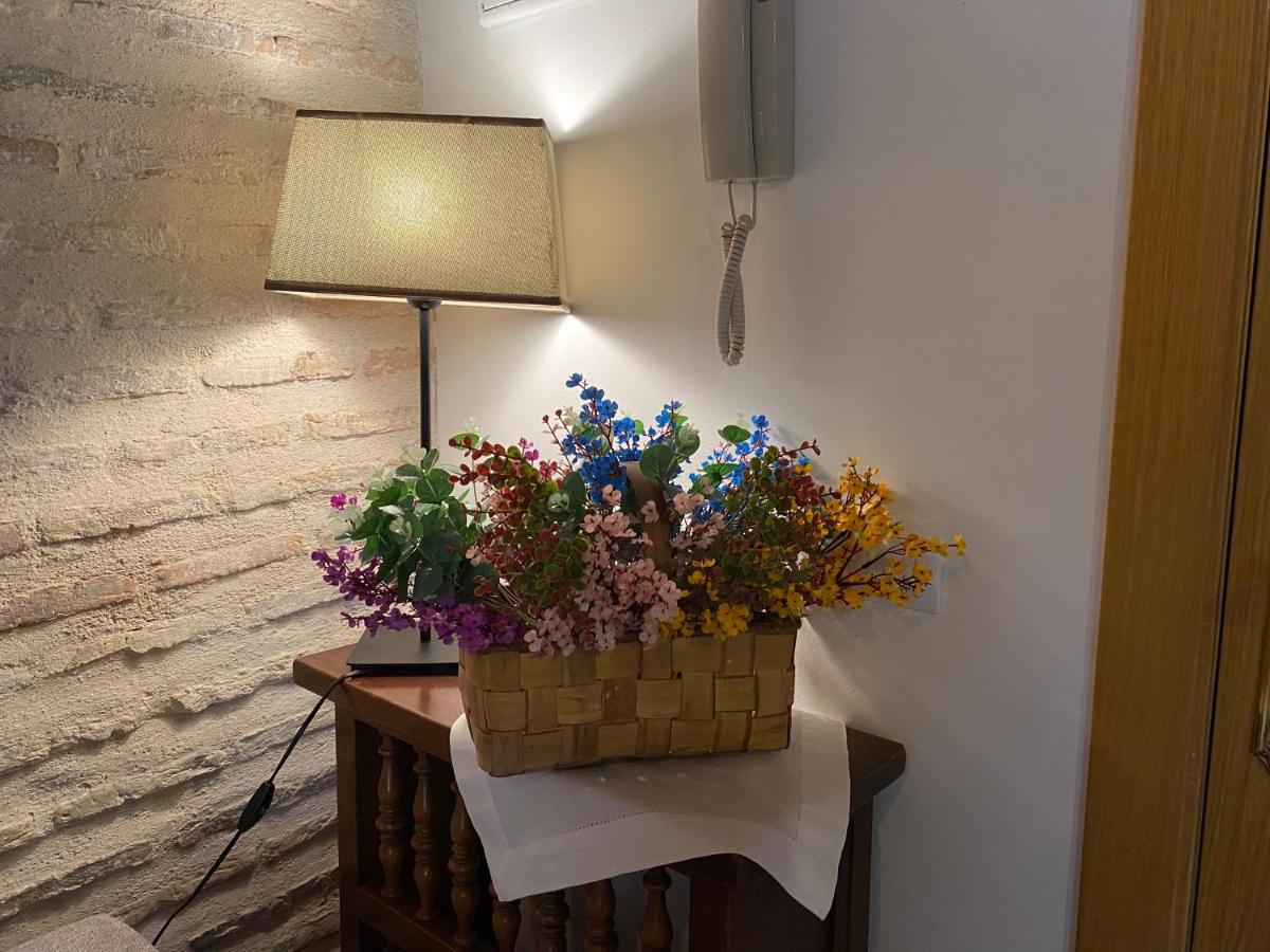 Appartement Domus Alfileritos à Tolède Extérieur photo